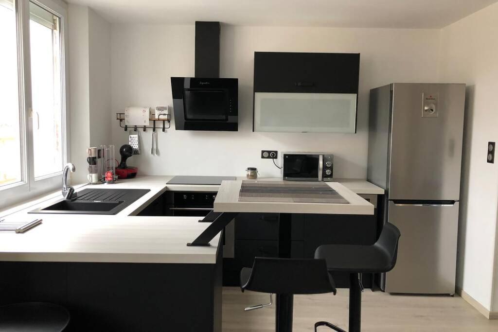 Appartement De Adrien Garage Prive Charleville-Mézières Eksteriør bilde