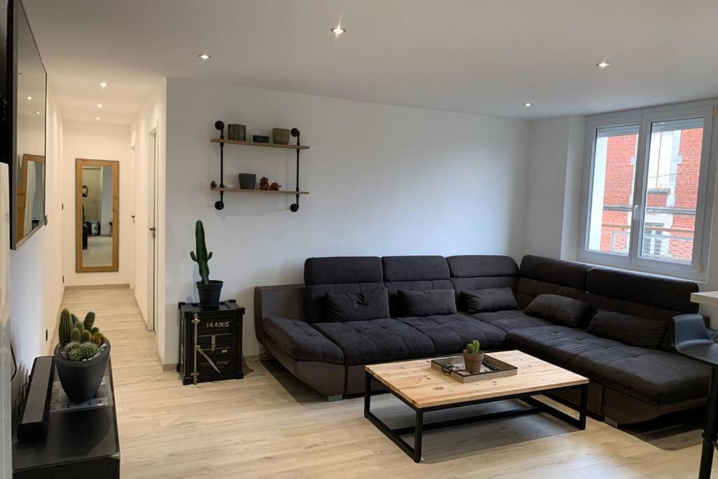 Appartement De Adrien Garage Prive Charleville-Mézières Eksteriør bilde