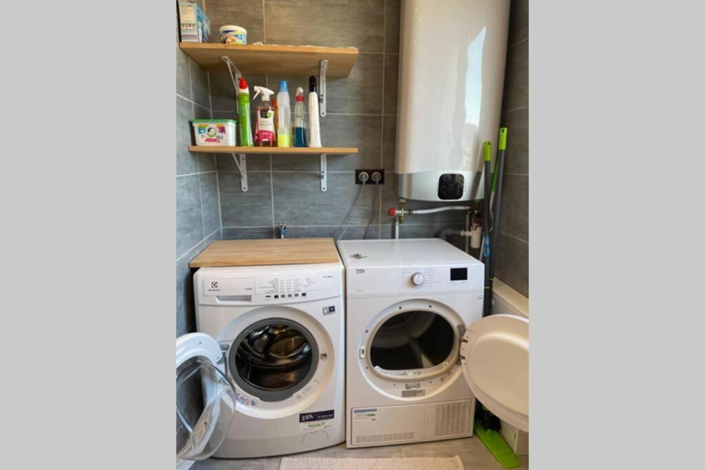 Appartement De Adrien Garage Prive Charleville-Mézières Eksteriør bilde