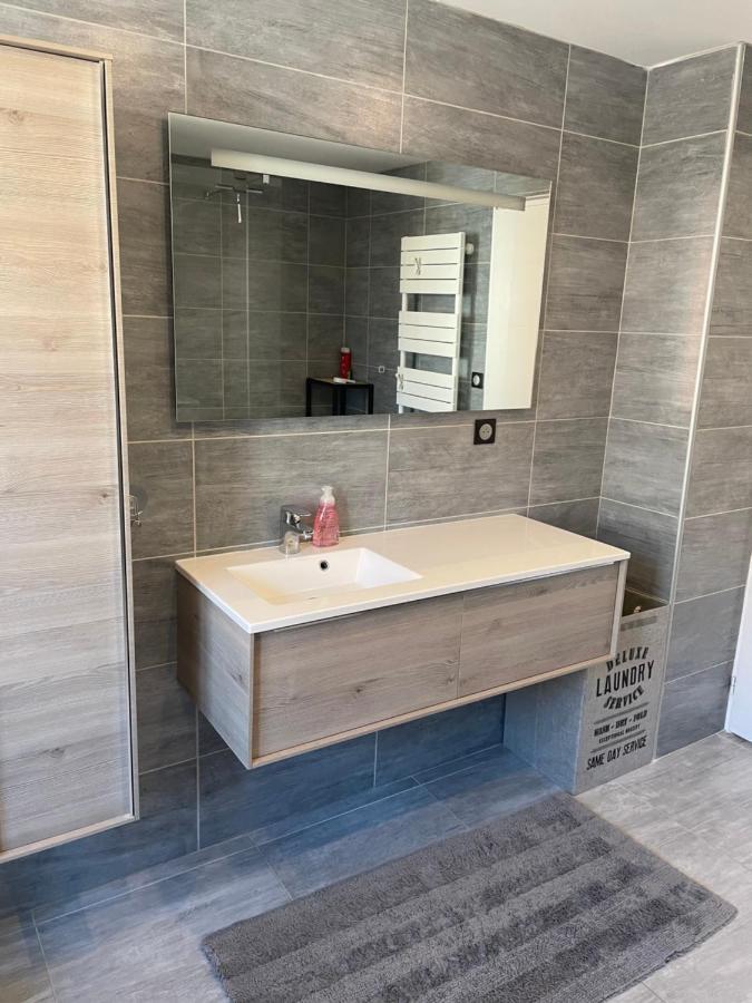 Appartement De Adrien Garage Prive Charleville-Mézières Eksteriør bilde