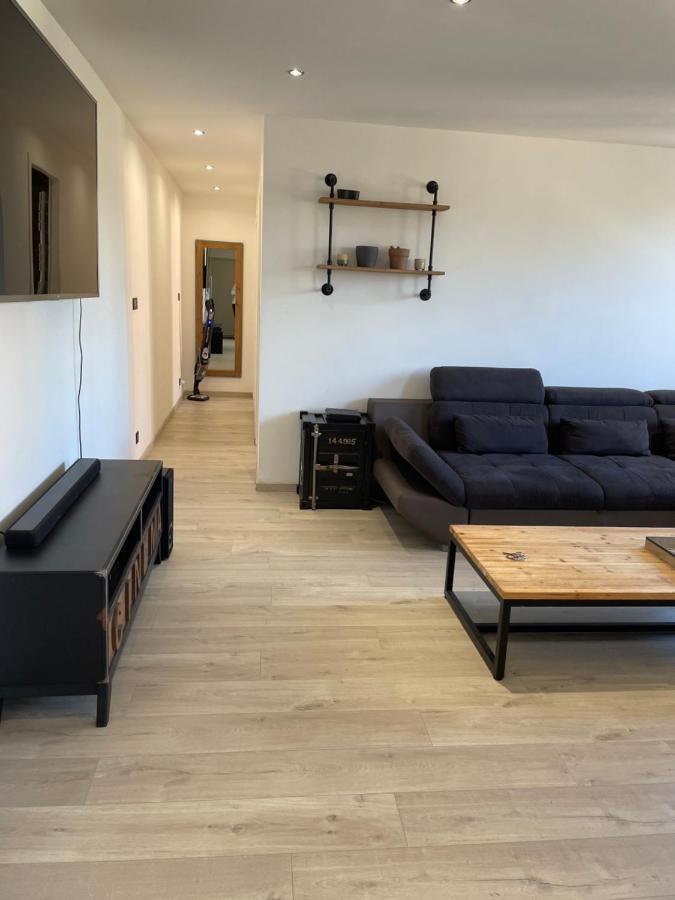 Appartement De Adrien Garage Prive Charleville-Mézières Eksteriør bilde