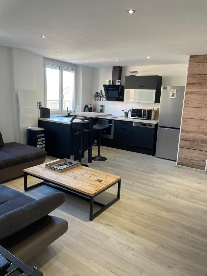 Appartement De Adrien Garage Prive Charleville-Mézières Eksteriør bilde